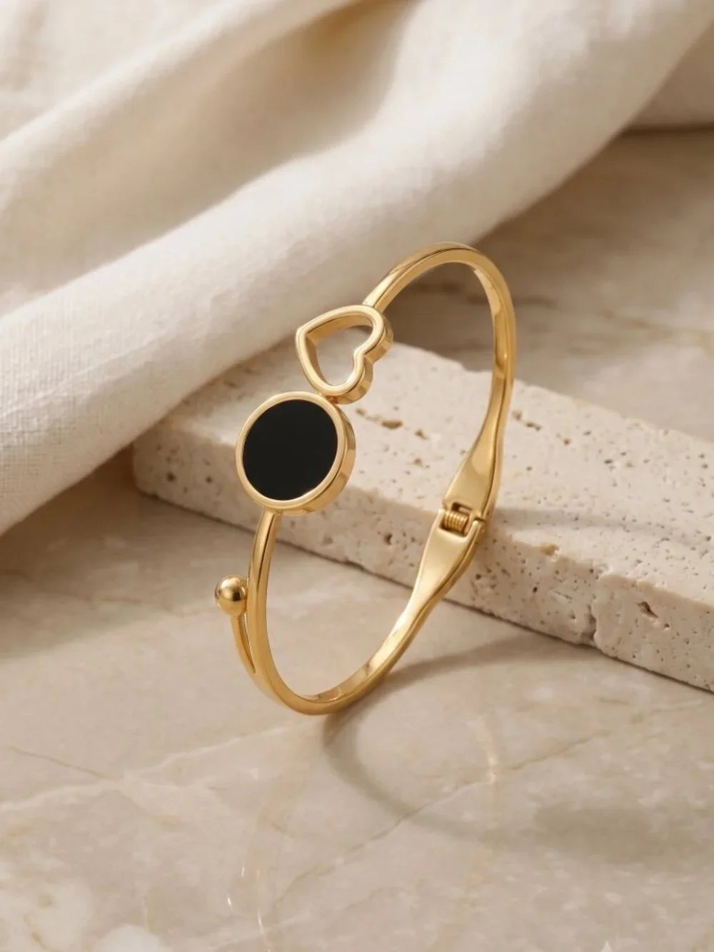 18K Gold Plated Open Heart Black Enamel Disc Charm Bangle Bracelet Gold 2.3